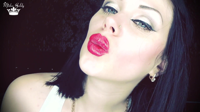 Goddess Misha Goldy: Moje červené polibky tě přinutí stříkat na můj obličej v klipu!...