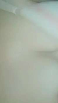 ダシ美少女のジューシーな巨乳