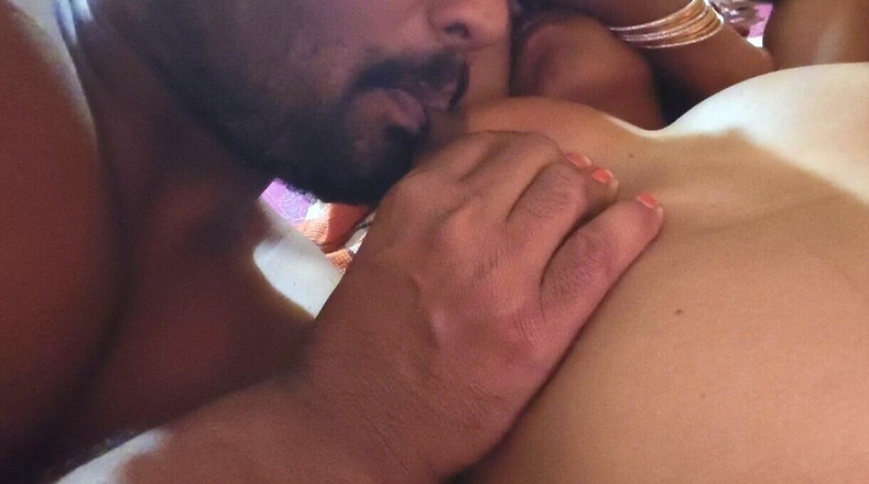 Premi pooja: Ngisap toket &amp; fuking - abang tiriku nyepong toket dan abang tiriku...