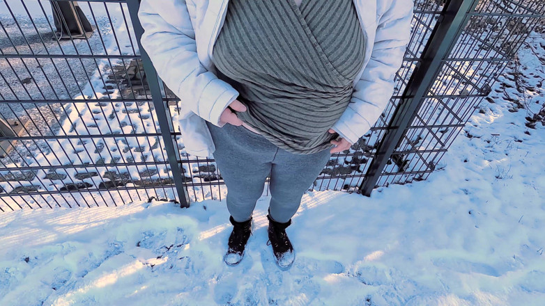 Bouncy Tits Action: Prsatá dívka nahá prsa v Smow