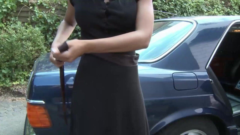Deutschland porn: Geil autoavontuur met rondborstige zwarte vrouw