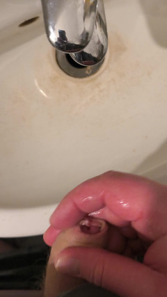 Uglydick: 倉庫の醜いウィックス