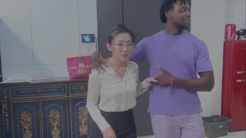 Petite creampie Asian Cumdump sluts: สาวญี่ปุ่นน่ารักอายุ 19 โดนควยดำยาวเย็ดยับแบบ raw ผิวสีต่างกัน