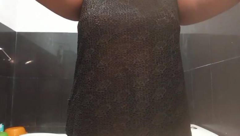 Miya White: Ona gra swoją podekscytowaną cipkę dobrze jest podekscytowana cyckami