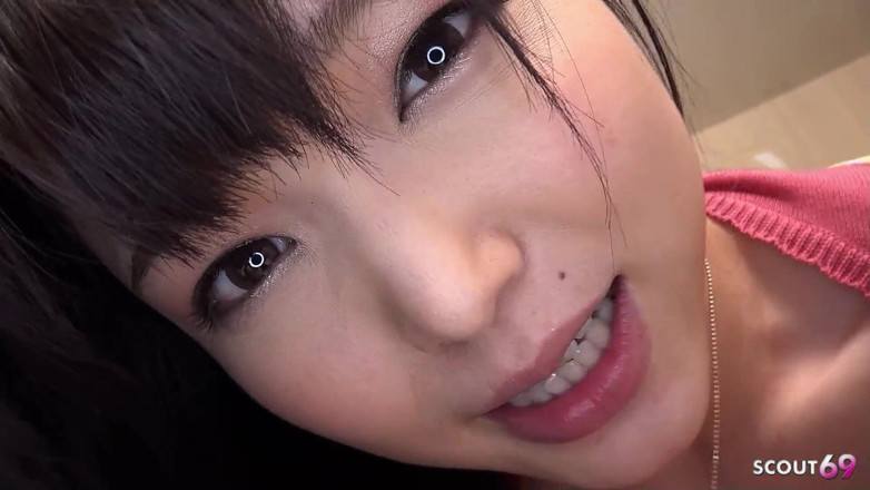 Asian porn collection: Drobna japońska pasierbica Obudź się staruszka z obciąganie w Bez...