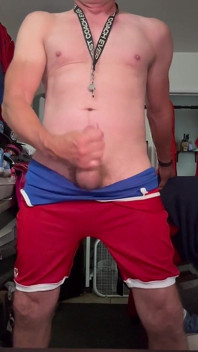 Jockdad87 Shoots a Load in His Wrestling Singlet