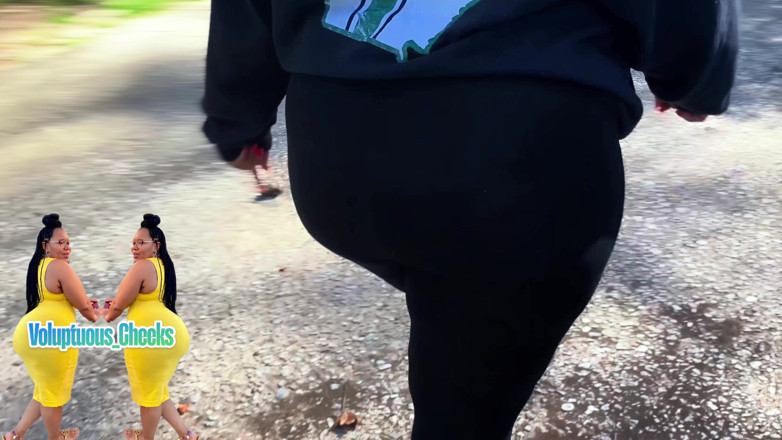 Voluptuous Cheeks: Suns Out Bunz Out
