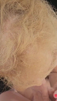 Eu versus gilf sexy de 77 de ani Desiree Eden