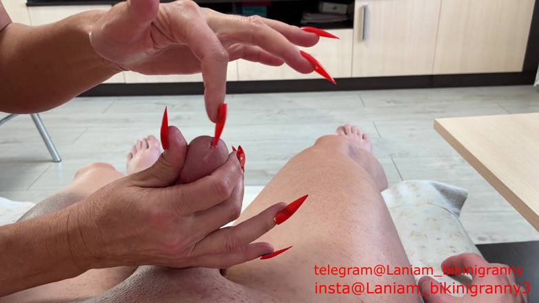 Ladyloveyoung60: Macocha długie paznokcie wkładanie cewki moczowej bdsm asmr tabu