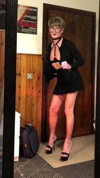 Elegancka Dama Chodzi Na Wysokich Obcasach