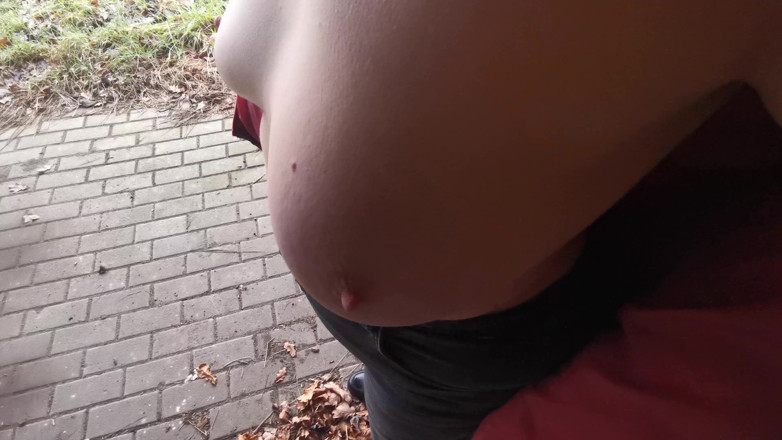 Bouncy Tits Action: Menampar tetek dan pengapitnya pada puting