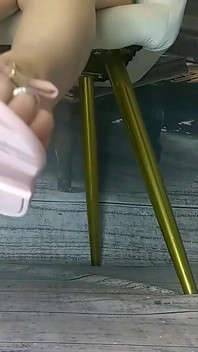 Lady Angela Toe Rings dan MILF flip flops