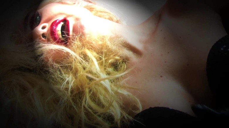 Goddess Celine: Perdere nella lussuria i sogni oscure