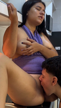 Sudah lama sejak terakhir kali aku melihat penis sahabatku yang bergairah, aku memanfaatkan reuni itu untuk berhubungan seks