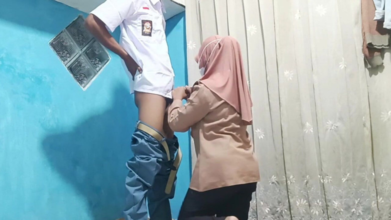 Rania: Le prof invite les élèves à rentrer de l’école