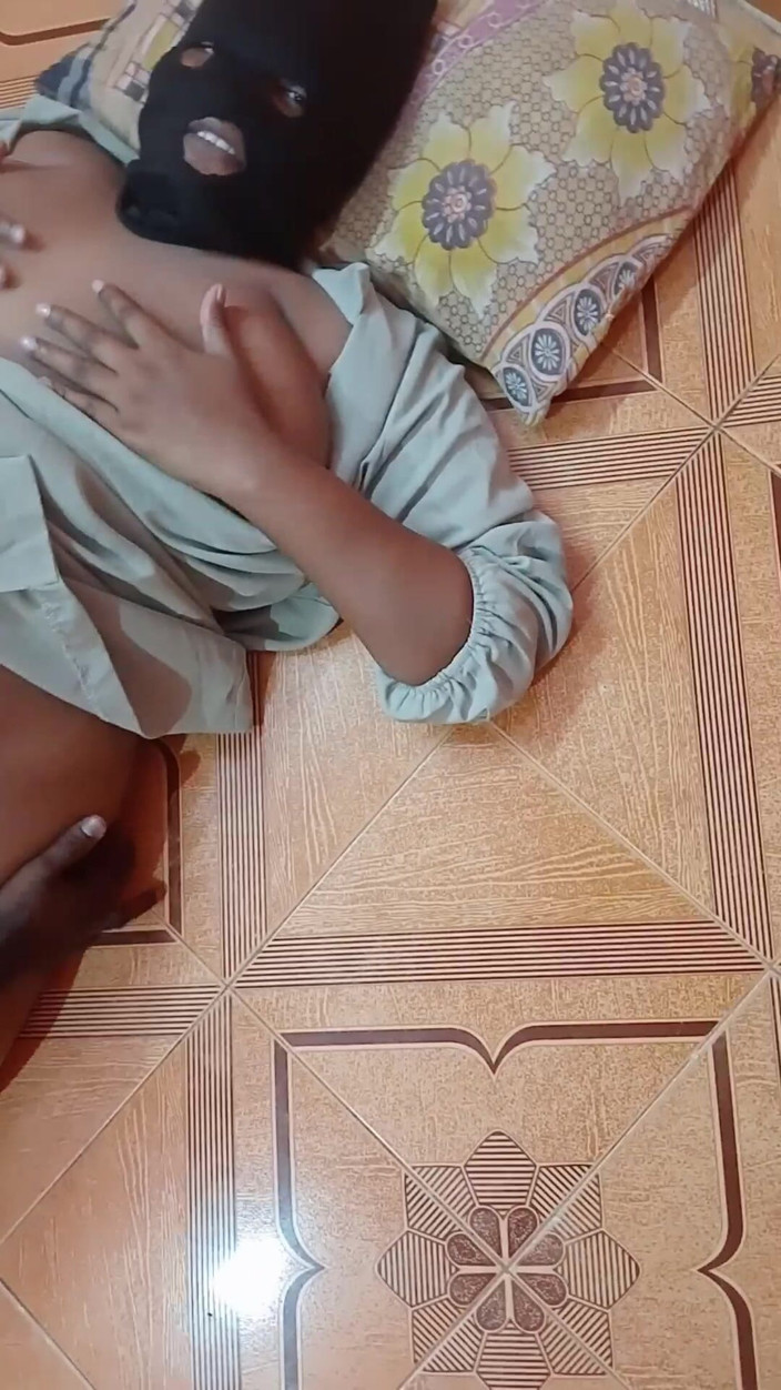 Benita sweety: Coppia di cornuti desi in un trio caldo