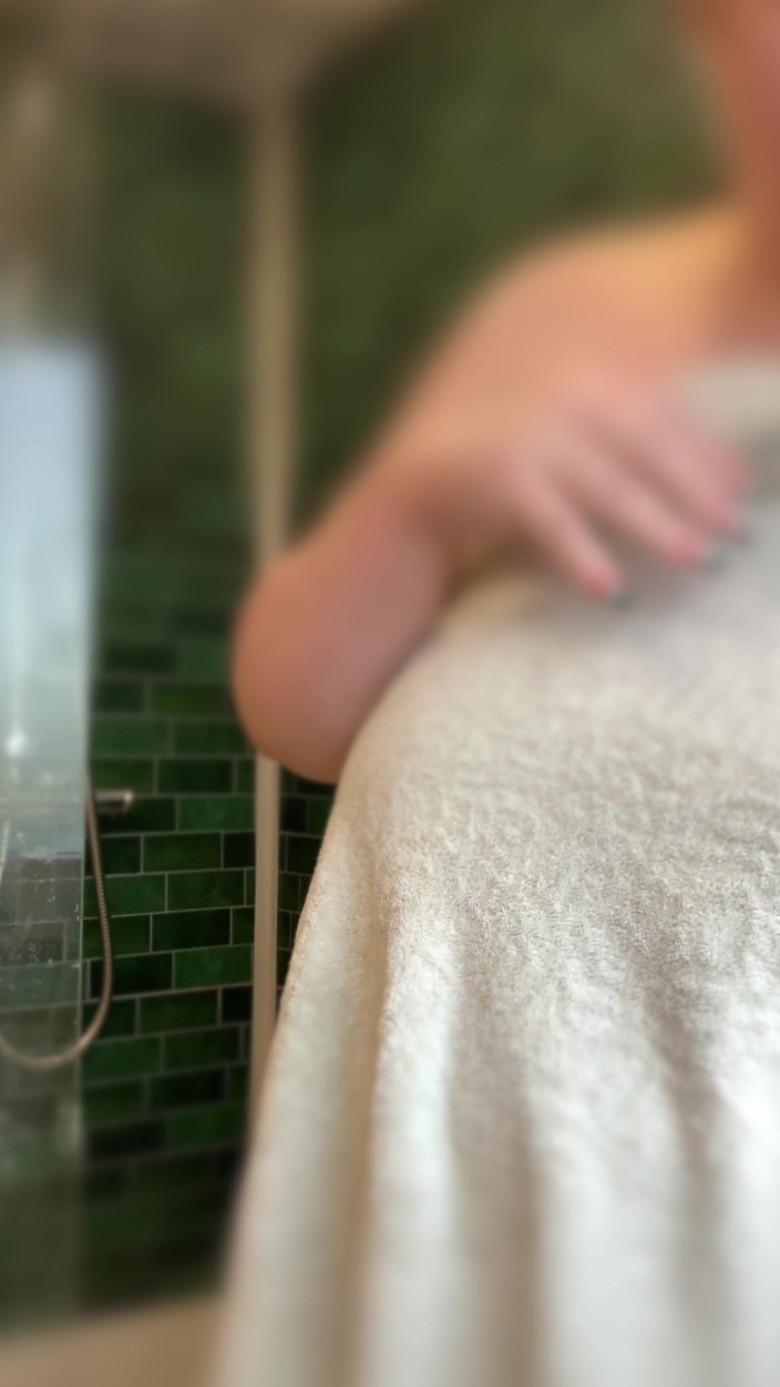 barefootongrass: Morning Shower