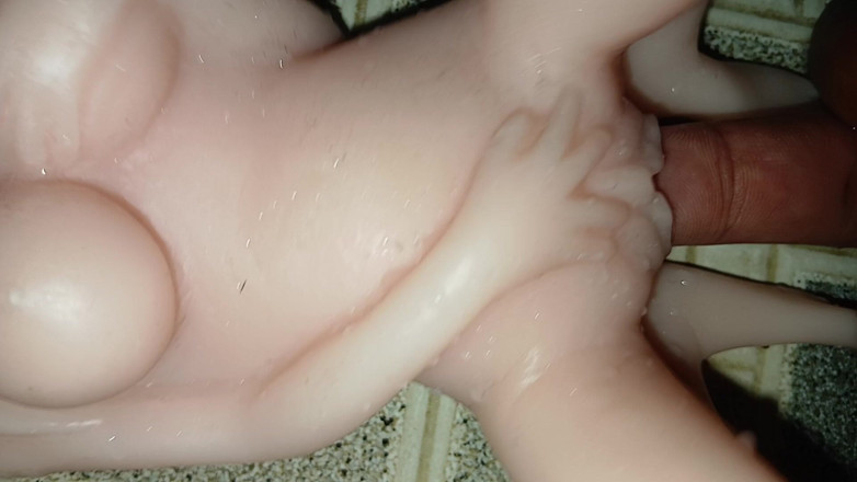 LunaDesire: 继妹抚摸我可爱的19岁女孩，直到我高潮。