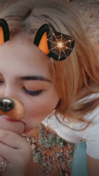 Blondă futută cu filtrul pentru față snap