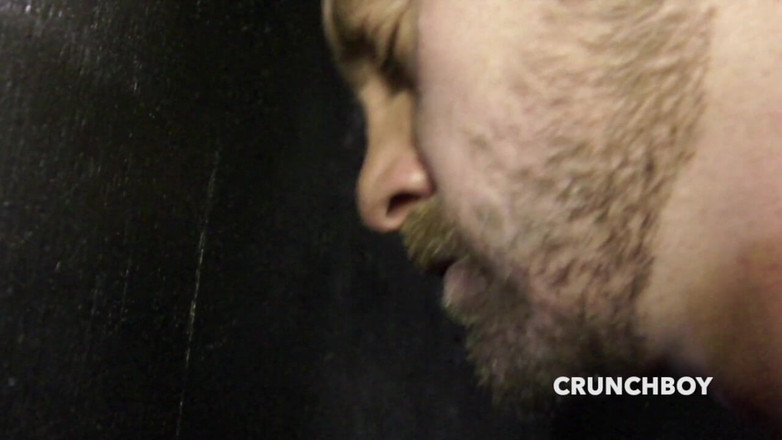 Crunch Boy: Saya menidurinya dan cum di pantatnya