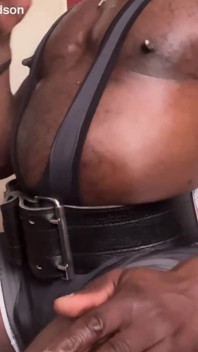 Pompe À Nichons Musclée Et Jeu Avec La Traite De La Prostate