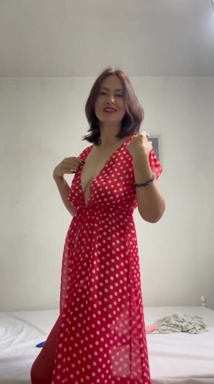 ANGELA_LADY: A Încercat Să-l Împingă Pe Uscat