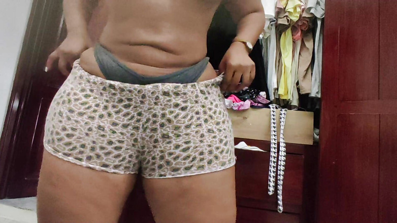 Katrina4deluxe: Kami merekam aksi pembantu kami, jangan lewatkan!