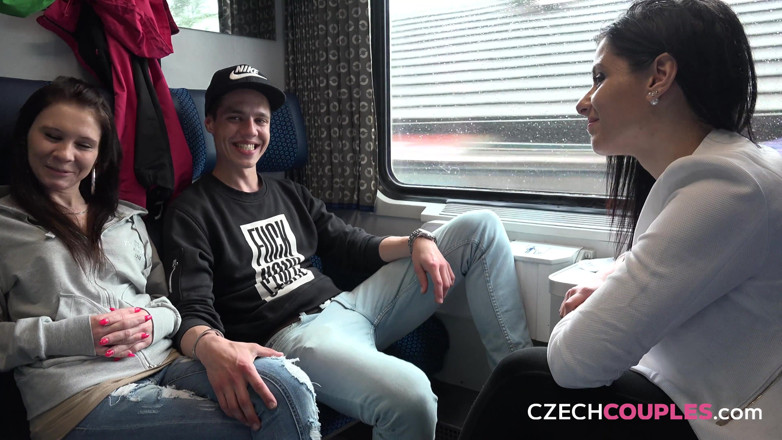 Czech Couples: Cặp đôi Séc 26: Cặp đôi hứng tình đụ trên tàu