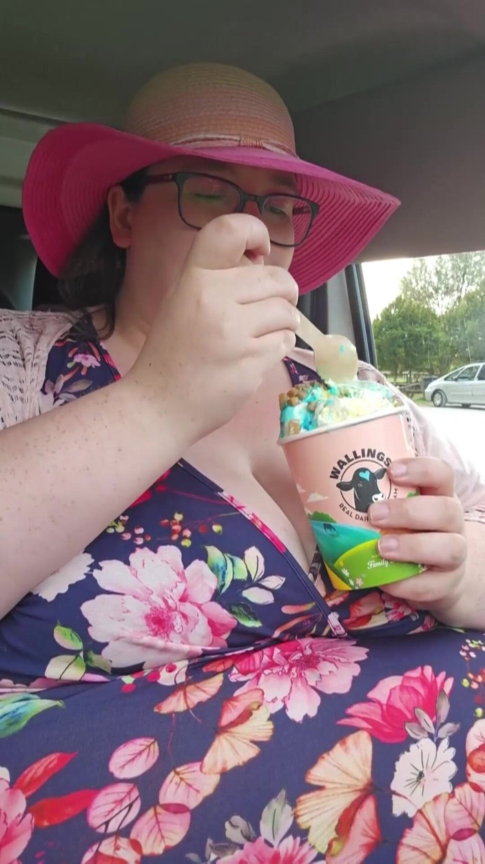 SSBBWLadyBrads: Snězme zmrzlinu