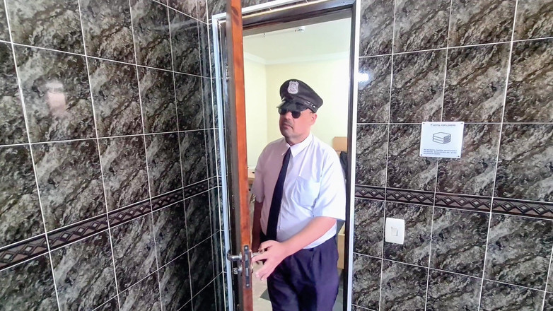 Combat and fetish: Agent Secret Vs Cop: Secrets Under Pressure part 01