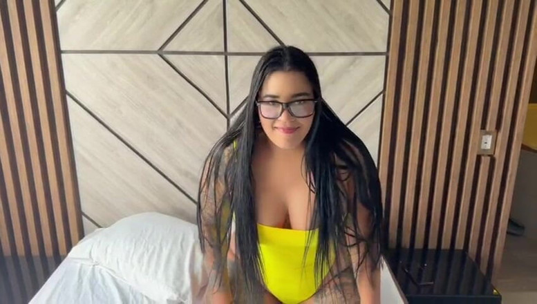AlejandraGarciax: Mă prinzi masturbându-mă și mă fut delicios