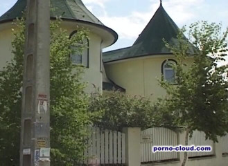 Porno Cloud: Deepthroat blondýnka bušila ptákem a hračkou