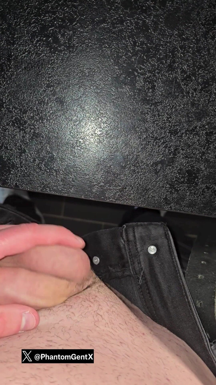 PhantomGentX: Phantomgentx, beau-père dominant, caresse une grosse bite avec des mots...