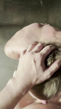 Heißes paar hat spaß. Blowjob, großer und dicker schwanz. Oralsex ohne bearbeitung