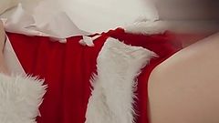 Raw Insertion Into the Pussy of a Cute Santa Cosplay Girl and Creampie Personal Shooting Amateur Christmas Blowjob Cunnilingus