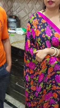 Desi styvmamma övertygad av kåt styvson för hårt knull
