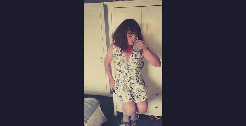 Juniperberi29: Oblečená jako normální o víkendu.... a pak šel