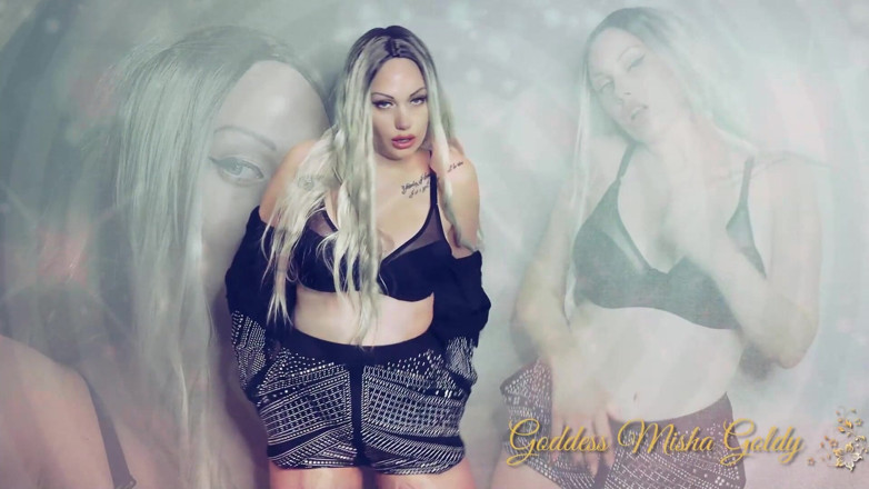 Goddess Misha Goldy: bekaaboo hone ke lie hilaane ke apne aagrah ko phir...