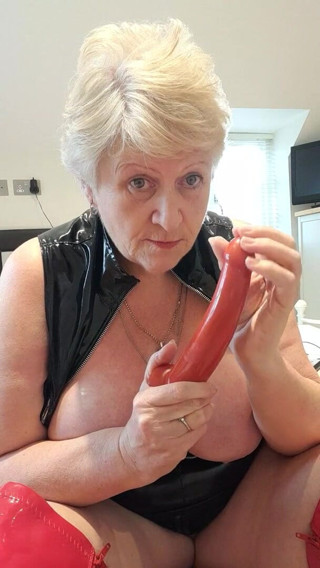 Uk Joolz: J.O.I in PVC with my red strapon and red thigh...