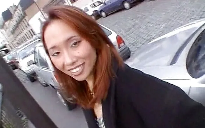 Java Consulting: Asian chick gets spitroasted in the back seat of the...