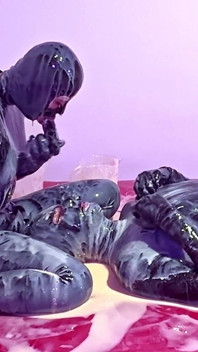 Lepkavá latexová hra, část 2 - Alex Latex