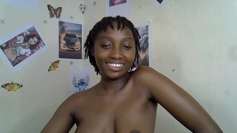 Maeeyxx: Come on Top of Me Babe