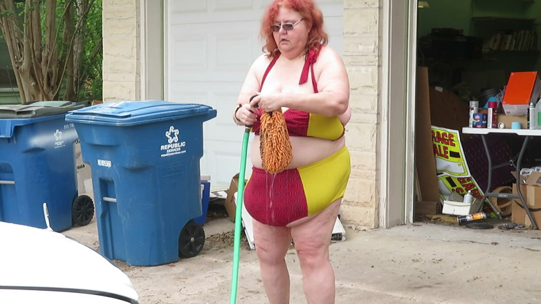 BBW nurse Vicki adventures with friends: Lavado de autos dentro y fuera de mi bikini de...