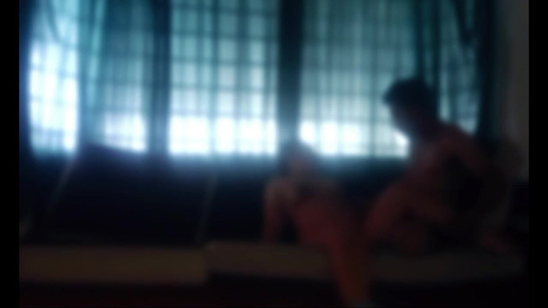 Aaron Sins: 邻居热辣人妻的款待