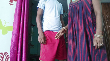 Annu Bhabhi: Video rekaman seks tante seksi india pertama kali!