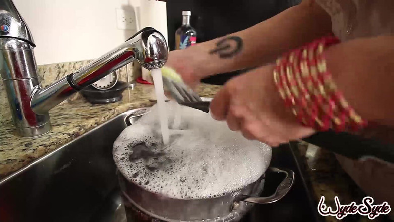 WydeSyde By Sara Jay: Sara Jay, lingerie agréable