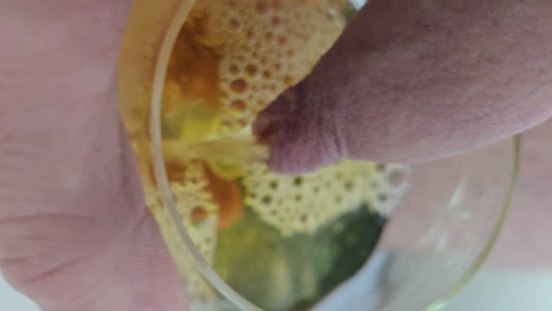 Onwdomu3: Macro Long Foreskin Piss