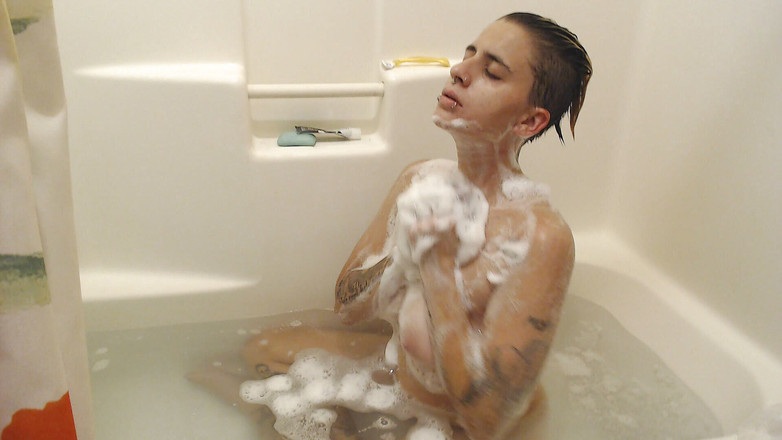 Abby Anna: 全身起泡沫的头发擦洗