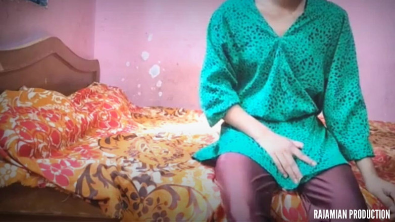 Raja Mian Production: 少女和她的男友一起去Oyo房间，被