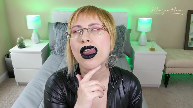 Morrigan Havoc: Dává si černou rtěnku
